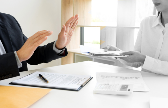 How to Gracefully Turn Down a Job Offer