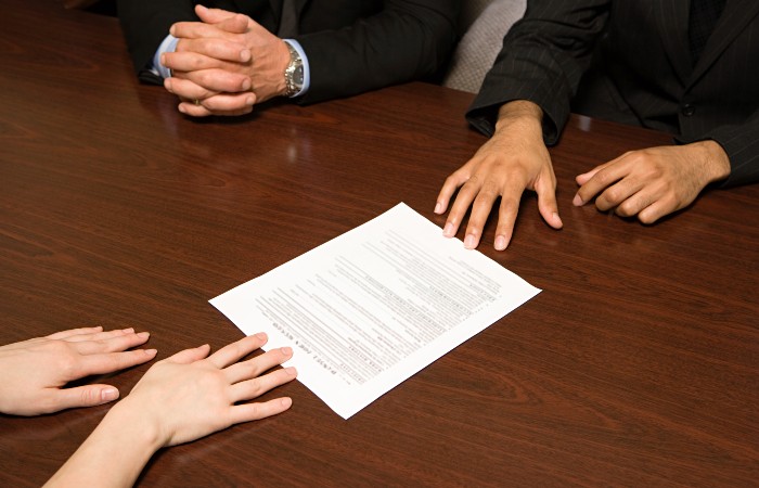 Resume for Freshers versus Resume for Experienced Professionals – Find Out the Essential Differences