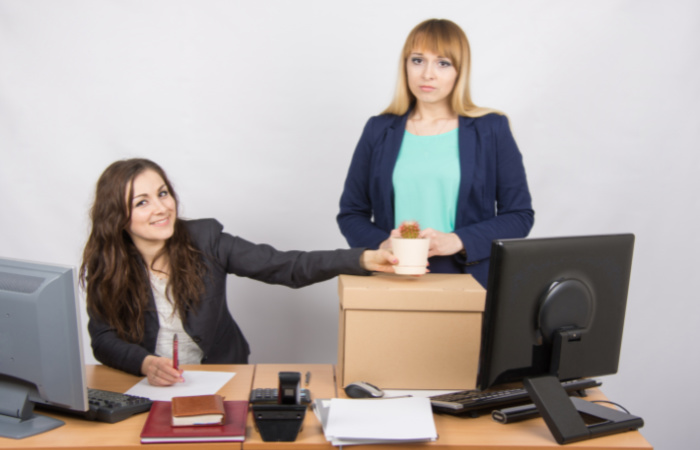 Ways to Say Farewell to your Co-workers and Why It’s Important (Examples Included)